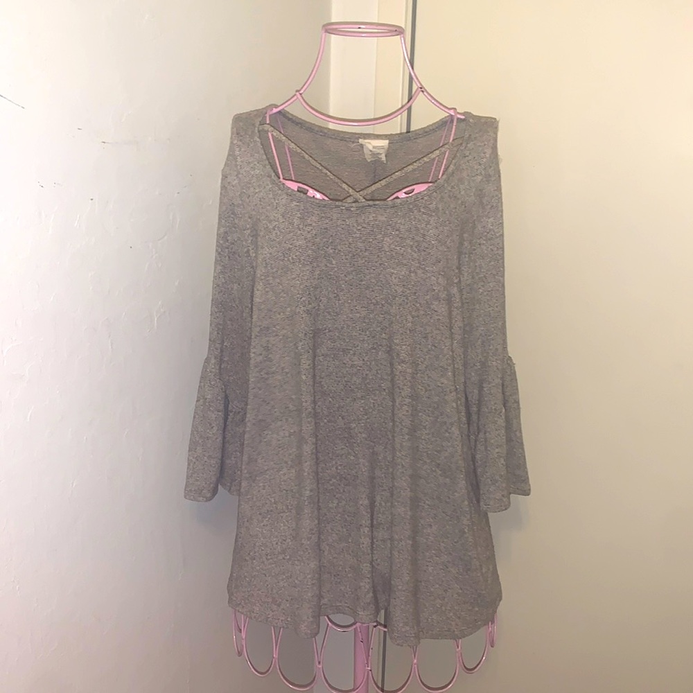 Caution to the Wind Gray Heather Ruffle sleeve blouse R3658BRT- Large